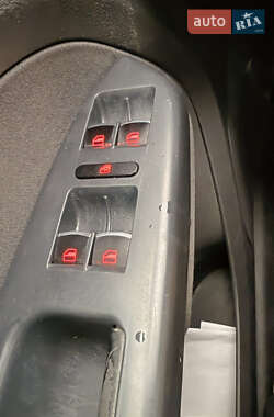 Мінівен Volkswagen Touran 2003 в 