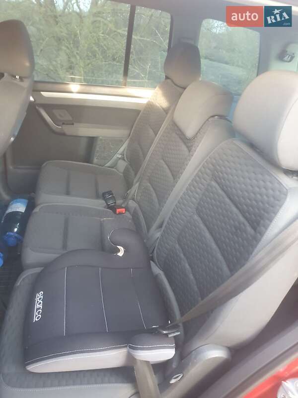 Мінівен Volkswagen Touran 2007 в Бучі