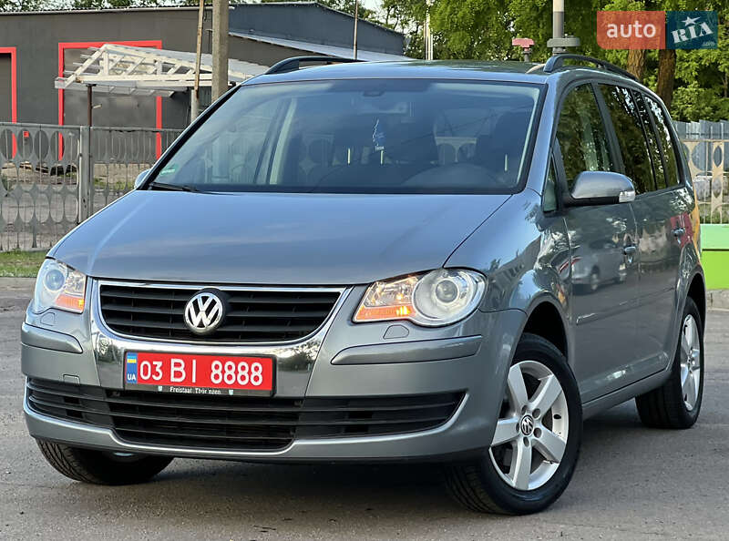 Минивэн Volkswagen Touran 2008 в 