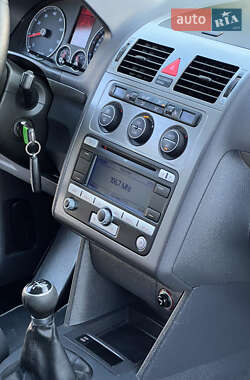 Минивэн Volkswagen Touran 2008 в 