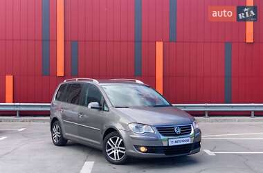 Минивэн Volkswagen Touran 2008 в Киеве