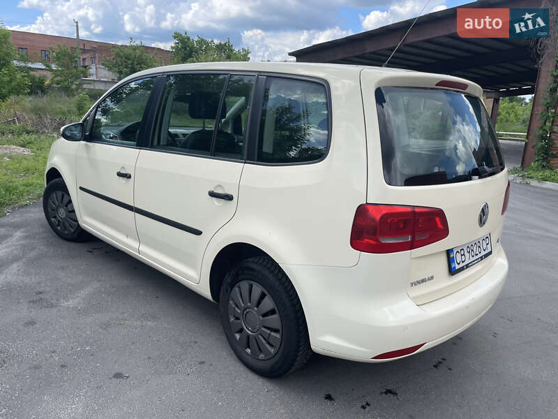 Минивэн Volkswagen Touran 2013 в Чернигове
