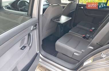Минивэн Volkswagen Touran 2011 в 