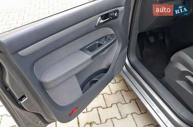 Минивэн Volkswagen Touran 2011 в 