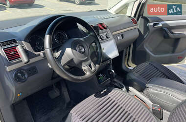 Минивэн Volkswagen Touran 2011 в 