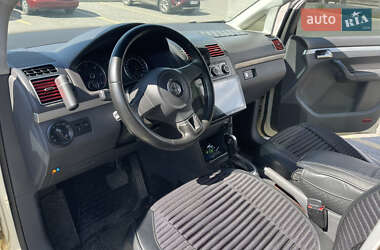 Минивэн Volkswagen Touran 2011 в 