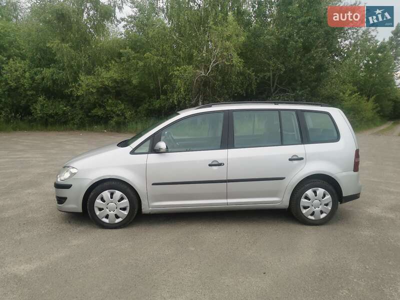 Минивэн Volkswagen Touran 2009 в Любомле