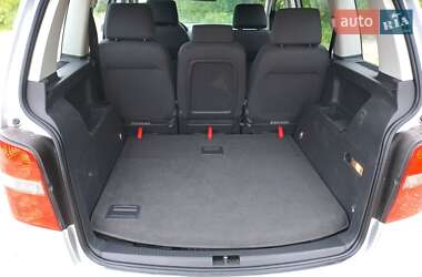 Минивэн Volkswagen Touran 2004 в 