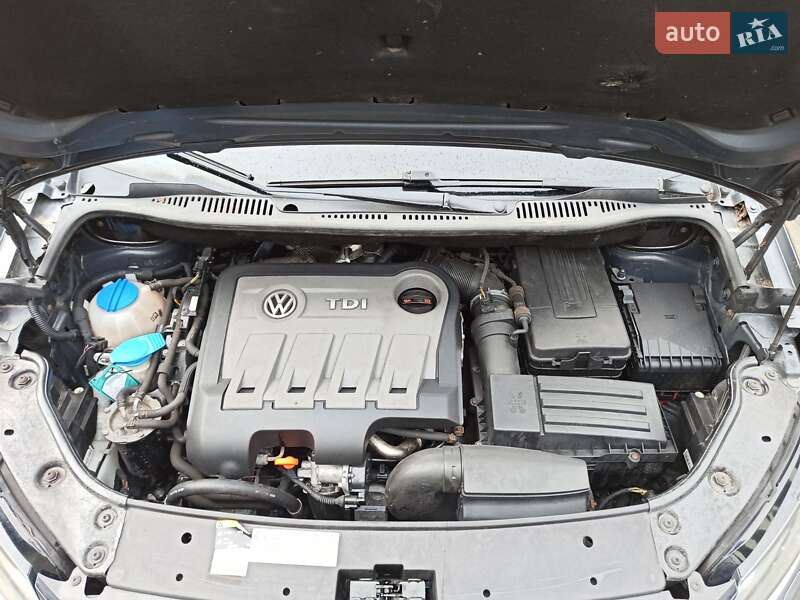 Мінівен Volkswagen Touran 2013 в Самборі