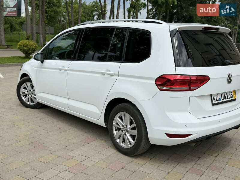 Мікровен Volkswagen Touran 2017 в Стрию