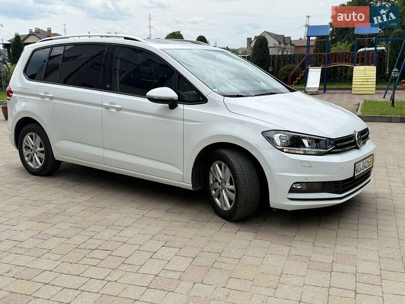 Мікровен Volkswagen Touran 2017 в Стрию