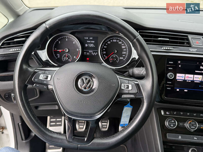 Мікровен Volkswagen Touran 2017 в Стрию