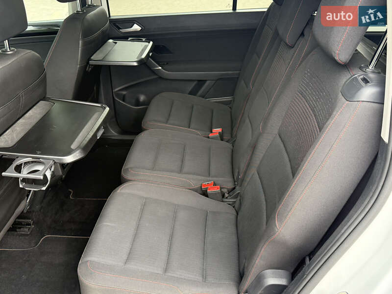 Мікровен Volkswagen Touran 2017 в Стрию