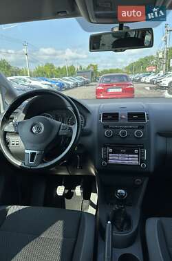 Минивэн Volkswagen Touran 2013 в 