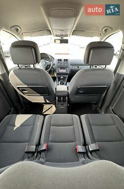 Минивэн Volkswagen Touran 2013 в 
