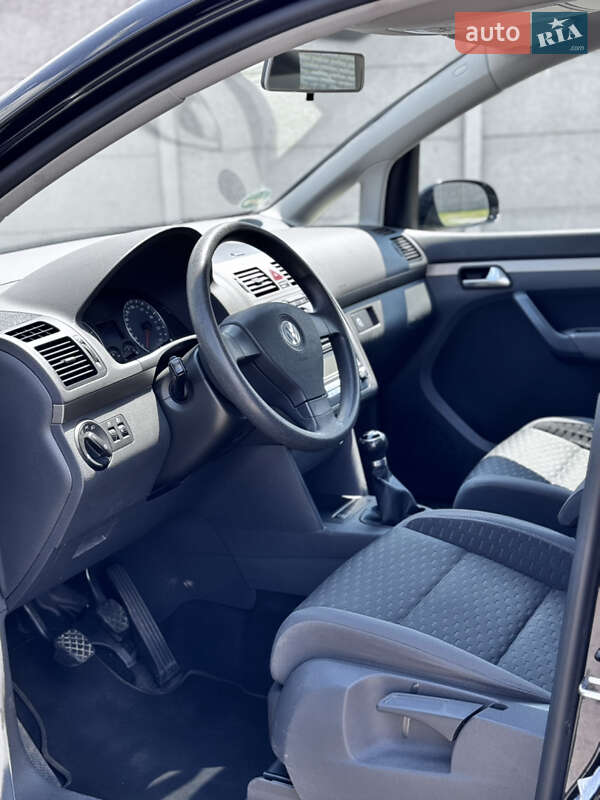 Минивэн Volkswagen Touran 2008 в Виннице
