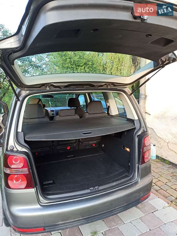 Мінівен Volkswagen Touran 2007 в Городку