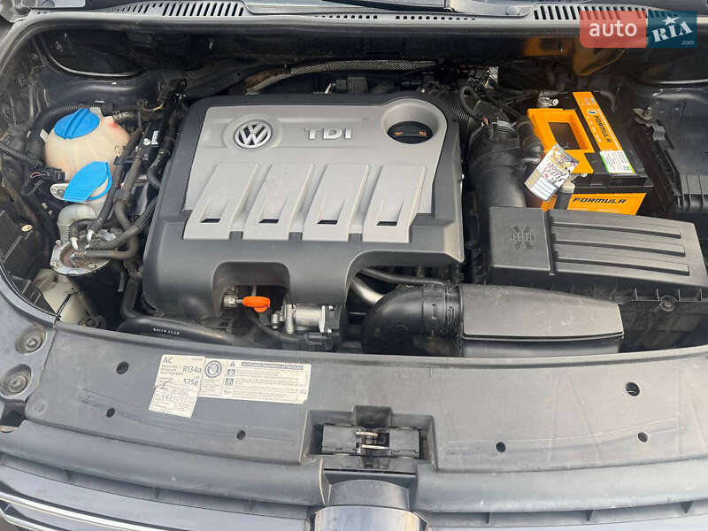 Минивэн Volkswagen Touran 2012 в Ужгороде