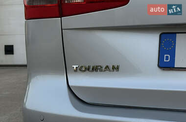 Минивэн Volkswagen Touran 2015 в 