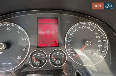 Минивэн Volkswagen Touran 2006 в 