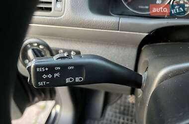 Мінівен Volkswagen Touran 2005 в 