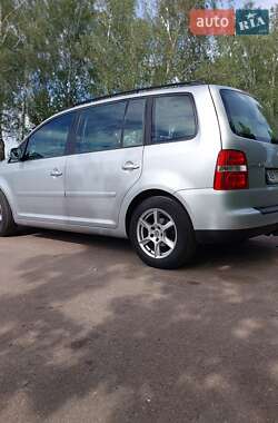 Минивэн Volkswagen Touran 2006 в 