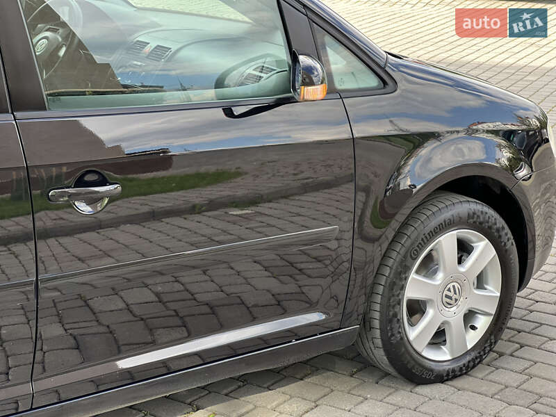 Мінівен Volkswagen Touran 2006 в Івано-Франківську