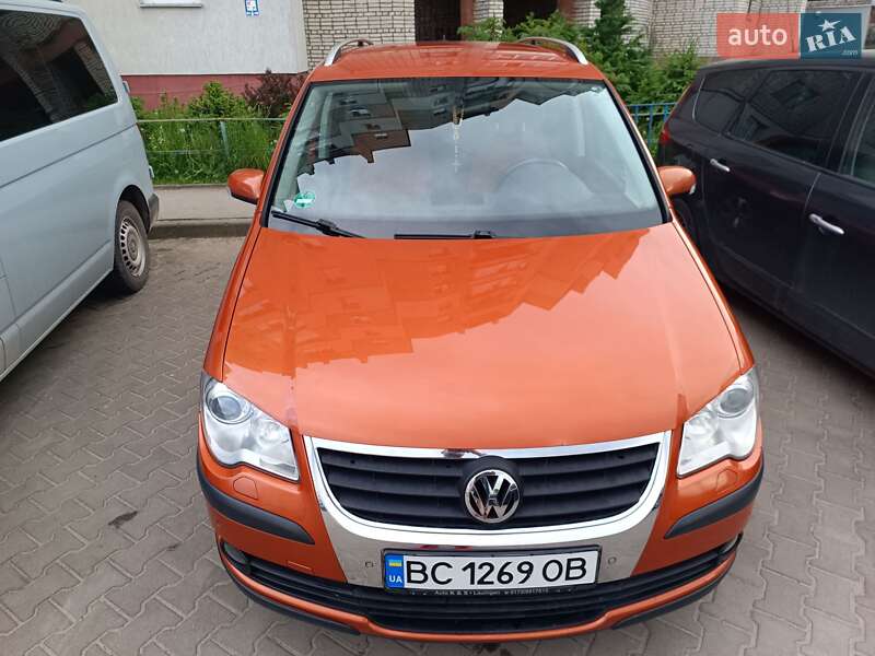 Мінівен Volkswagen Touran 2007 в Новояворівську