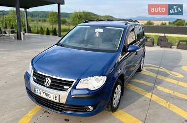 Минивэн Volkswagen Touran 2008 в Тячеве