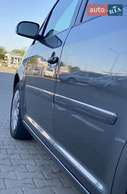 Минивэн Volkswagen Touran 2006 в 