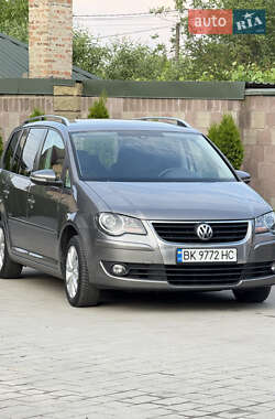 Минивэн Volkswagen Touran 2009 в Луцке