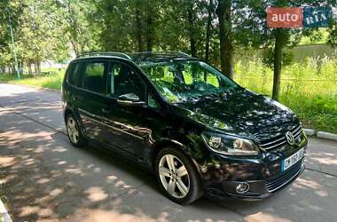Мінівен Volkswagen Touran 2012 в 