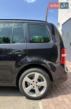 Минивэн Volkswagen Touran 2006 в 