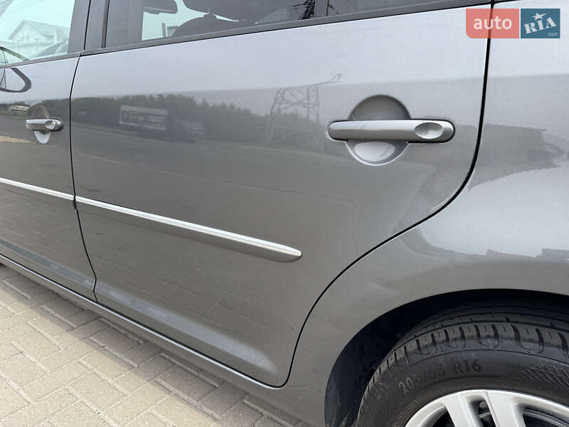 Минивэн Volkswagen Touran 2011 в Белой Церкви