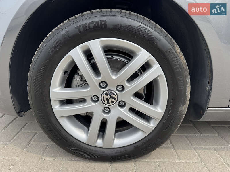 Минивэн Volkswagen Touran 2011 в Белой Церкви