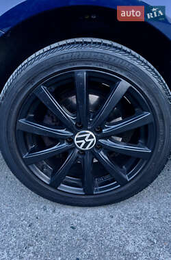 Минивэн Volkswagen Touran 2008 в 