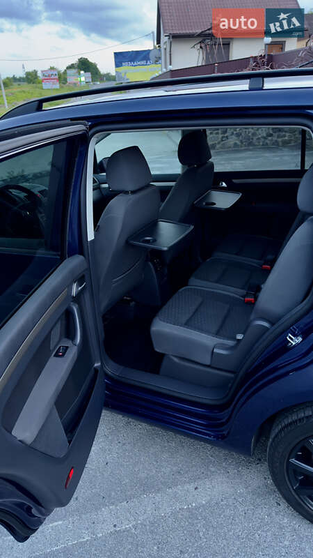 Минивэн Volkswagen Touran 2008 в Шепетовке