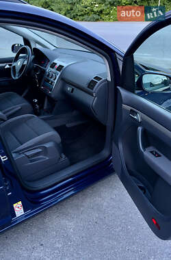 Минивэн Volkswagen Touran 2008 в 