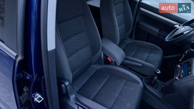 Минивэн Volkswagen Touran 2008 в Шепетовке