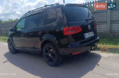 Мінівен Volkswagen Touran 2014 в Нововолинську