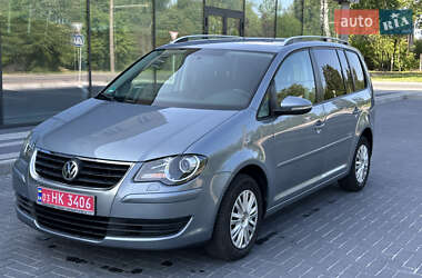 Минивэн Volkswagen Touran 2010 в Луцке