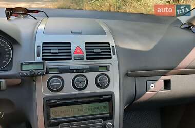 Мінівен Volkswagen Touran 2009 в Полтаві