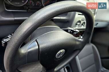 Минивэн Volkswagen Touran 2009 в 