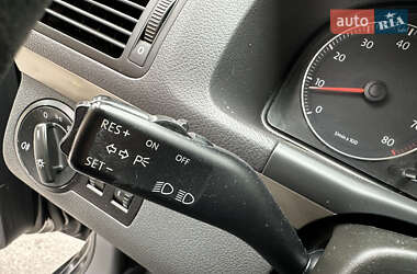 Минивэн Volkswagen Touran 2008 в 
