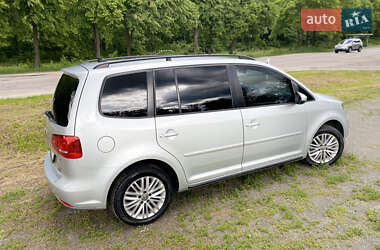 Минивэн Volkswagen Touran 2015 в 