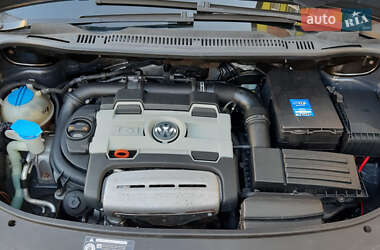 Минивэн Volkswagen Touran 2007 в 