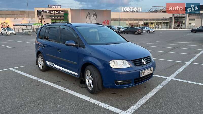 Мінівен Volkswagen Touran 2004 в Києві