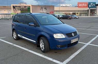 Минивэн Volkswagen Touran 2004 в 