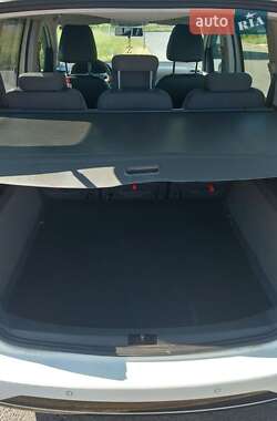Минивэн Volkswagen Touran 2014 в 
