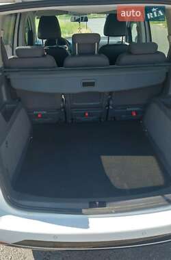 Минивэн Volkswagen Touran 2014 в 